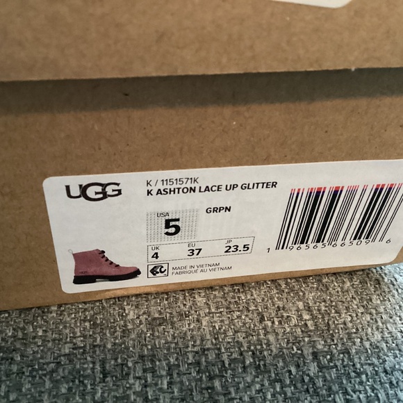 UGG® Kids' Ashton Glitter Boot (Big Kid), size 5 - Picture 3 of 12